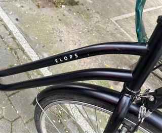 Bicicleta de ciudad unisex negra