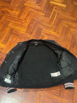 Chaqueta Jordan Negra y Roja