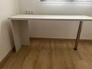 Escritorio y silla de oficina