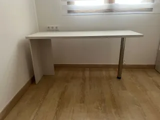 Escritorio y silla de oficina