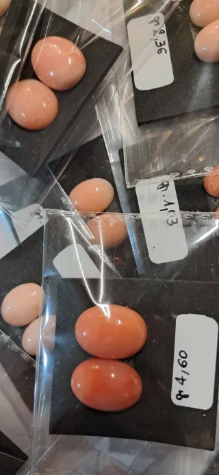 Cabochon di corallo arancione/rosa