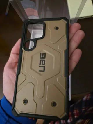 3 custodie per S24 Ultra. UAG e Samsung.