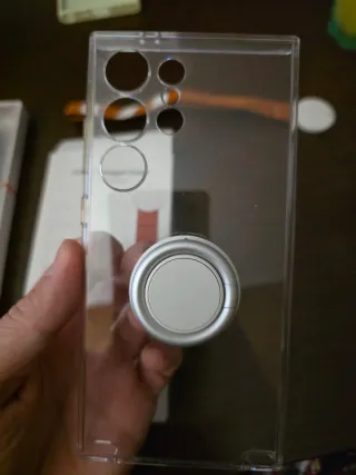 3 custodie per S24 Ultra. UAG e Samsung.