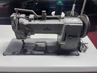Máquina de coser Adler triple arrastre