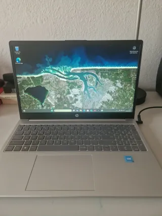 Portátil HP N100 4GB RAM 119GB SSD Negro