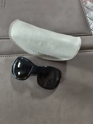 Gafas de sol Versace negras y beige