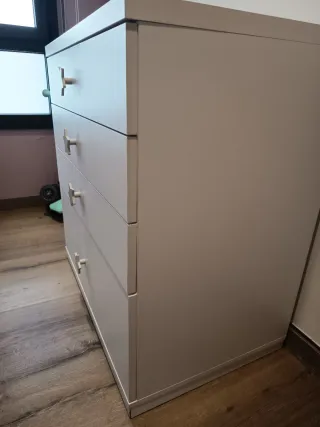 Cajonera infantil con tiradores de estrella