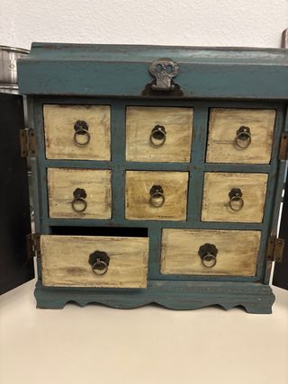 Joyero artesanal de madera pintado