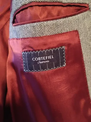 Chaqueta americana gris con coderas