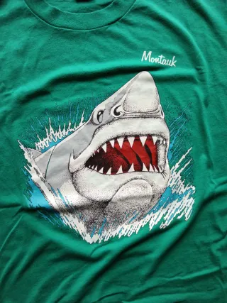 T-shirt Jerzees 00s vintage Montauk Shark