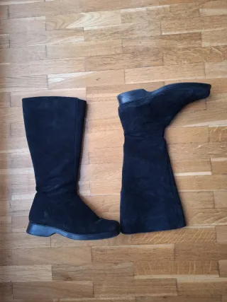 Botas de piel ante serraje negras