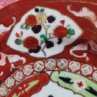 Plato japonés porcelana Kutani Meiji