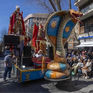 Carroza Moros y Cristianos u otros