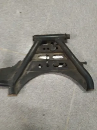 Caballete Burgman 125i (07-14)