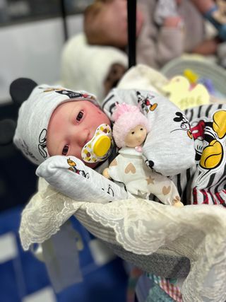 Muñeco bebé abracitos