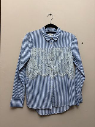 Camisa de rayas con encaje
