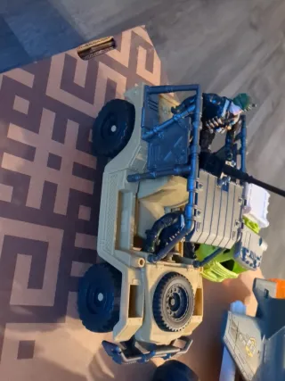 Lote de Juguetes: Avión, Coche y Camión