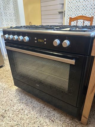 Cocina de gas con horno electrico