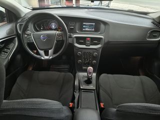 Volvo V40  Cross Country1.6 d2 115 Momentum 5p