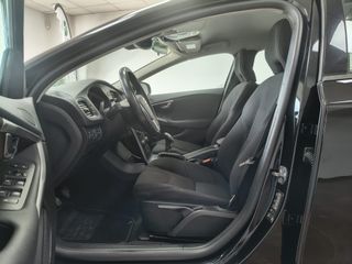 Volvo V40  Cross Country1.6 d2 115 Momentum 5p