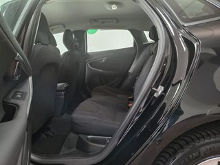 Volvo V40  Cross Country1.6 d2 115 Momentum 5p