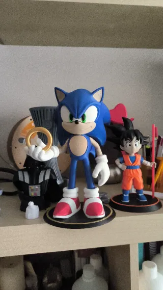 Figuras y pines para Beatriz