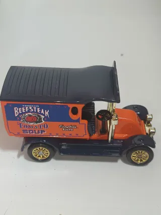 18 Miniaturas de Camiones y Coches Diecast