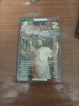 2 Cintas de Cassette Loco X la Tele y spaghetti 2