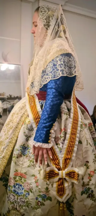 Mantilla Fallera Beige