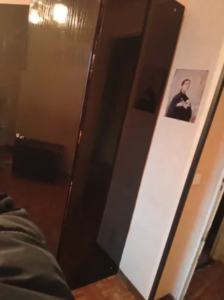 Armario vintage madera espejo baldas barra