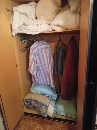 Armario vintage madera espejo baldas barra