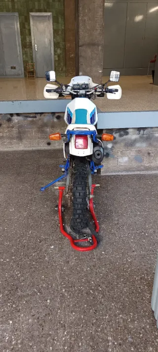 Suzuki Djebel 600 Enduro Moto