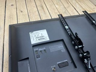 SAMSUNG TV 39 PULGADAS + SOPORTE PARED