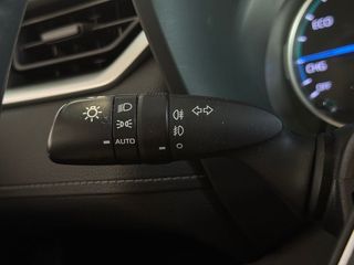 Toyota Rav4 2.5I 220H 220CV 4X2.-" HÍBRIDO ".-" ETIQUETA ECO ".- " BAJO CONSUMO ".- " GARANTÍA OFICIAL TOYOTA ".-