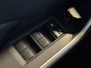 Toyota Rav4 2.5I 220H 220CV 4X2.-" HÍBRIDO ".-" ETIQUETA ECO ".- " BAJO CONSUMO ".- " GARANTÍA OFICIAL TOYOTA ".-