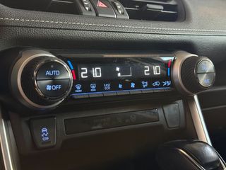 Toyota Rav4 2.5I 220H 220CV 4X2.-" HÍBRIDO ".-" ETIQUETA ECO ".- " BAJO CONSUMO ".- " GARANTÍA OFICIAL TOYOTA ".-