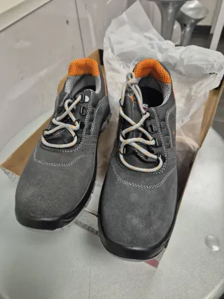 Scarpe antinfortunistiche