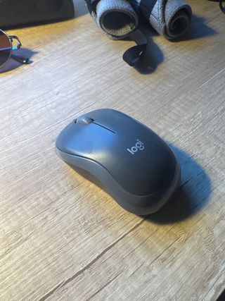 Ratón Logitech Gris