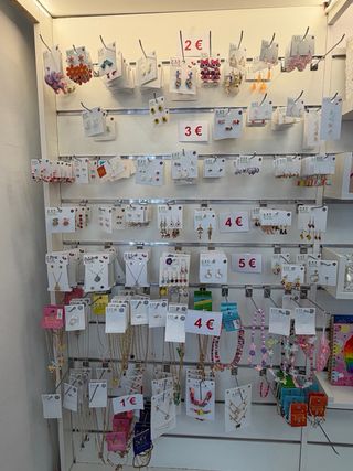 Accesorios y complementos infantiles.