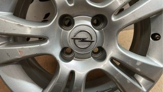 Llanta Opel Corsa en 15 pulgadas