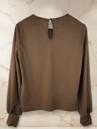 Blusa elástica S nueva color camel