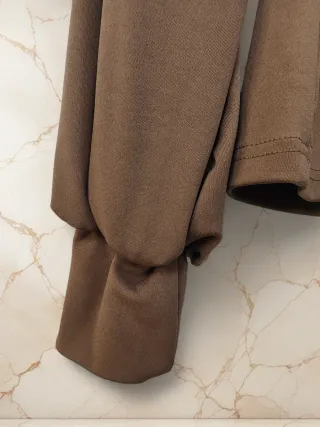 Blusa elástica S nueva color camel