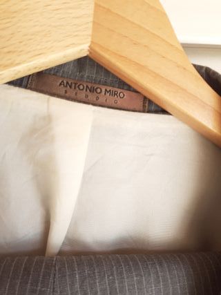 Traje de lino y algodón gris