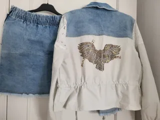 Set di abbigliamento western in denim, giacca, camicie e gonna S-M