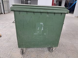 CARRO Contenedor de residuos grande con ruedas