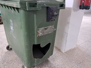 CARRO Contenedor de residuos grande con ruedas