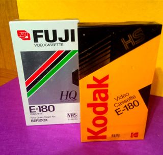 LOTE: "2 VIDEO CASSETTES VHS: KODAK / FUJI E-180"