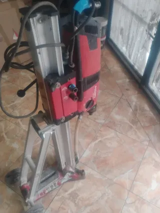 Perforadora de hormigón Hilti DD200