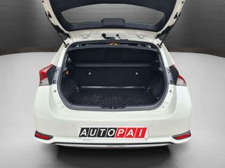 Toyota Auris 1.8 14H híbrido automático