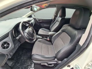 Toyota Auris 1.8 14H híbrido automático